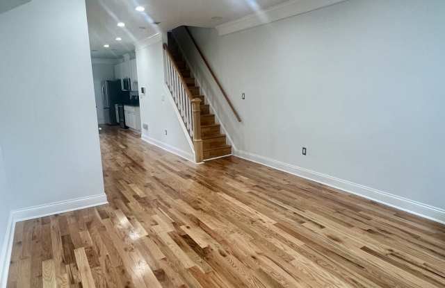 2922 East Monument Street Gallery 4