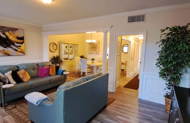 Gorgeous Furnished Three Bedroom Condo- Shorter/Long Term Leases Acceptable! Gallery 4