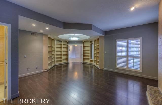 2737 E. Arizona Biltmore Circle Unit 23 Gallery 4