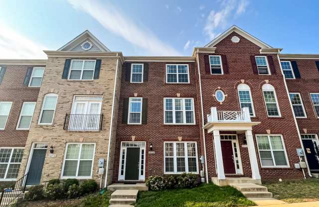 Beautiful and Spacious 3 Bed 2/2 Bath Brick Interior Townhome With 2-Car Garage In Wonderful Goose Creek Village photos photos