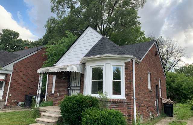 2 bed 1.5 bath SFH Now Available! photos photos