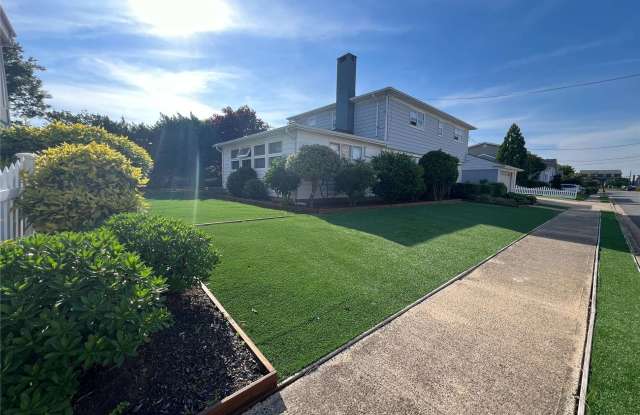 44 Matlock Street - 44 Matlock Street, Lido Beach, NY 11561