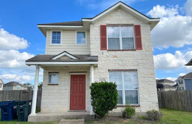 AUGUST PRE-LEASE 4 Bedroom 3 Bathroom Home -  Great Location! Gallery 3