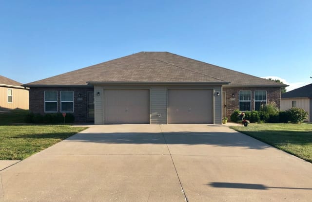 128 SE Rock Garden Lane - 128 SW Rock Garden Ln, Blue Springs, MO 64014