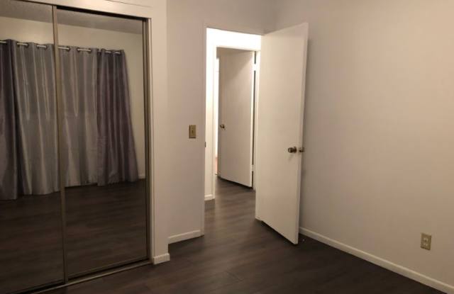 4219 W Ash Avenue Gallery 3