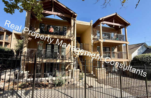 2 Bed 2 Bath West Plaza Urban Oasis photos photos