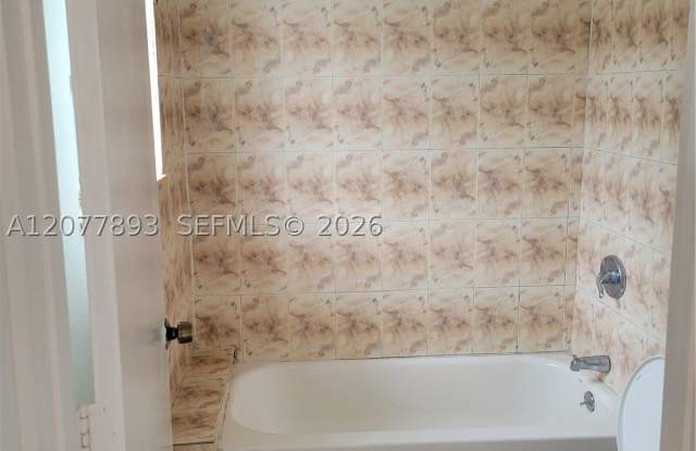 14815 NE 8th Ct Gallery 2