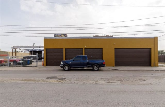 1501 S Staples St - 1501 S Staples St, Corpus Christi, TX 78404
