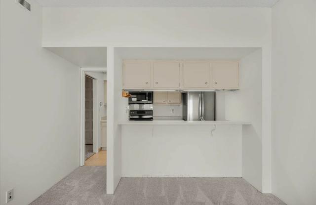700 West 7th Avenue Gallery 1
