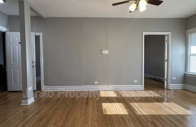 856 N Mayfield Avenue Gallery 3