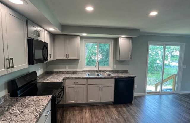 Spacious 3-Bedroom Home! Available Now! Gallery 4