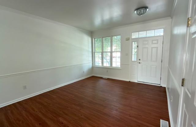 1071 King Way Gallery 3