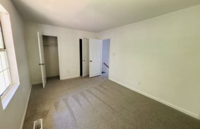1431 Cherrycrest Drive - A Gallery 3