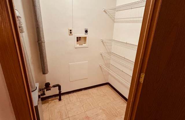 One Bedroom Apartment For Rent Gallery 4