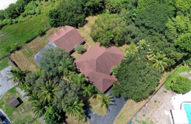 16900 SW 59th Ct photos photos