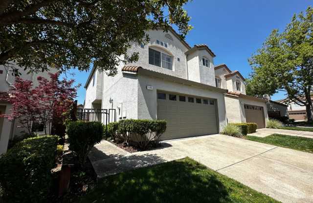 This is a pet-friendly home! 3 bed 2.5 bath 2 story home in gated community! 1105 Vista Pointe Circle San Ramon photos photos