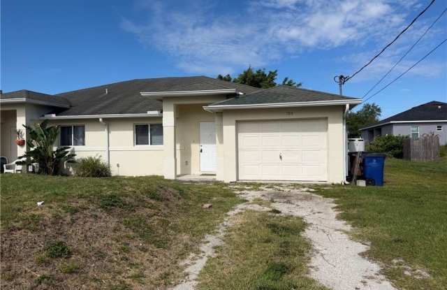 704 Gilbert Avenue S photos photos