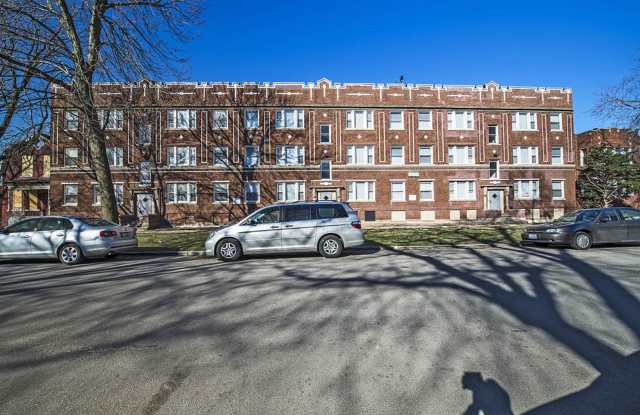 7120 S Wabash Gallery 2