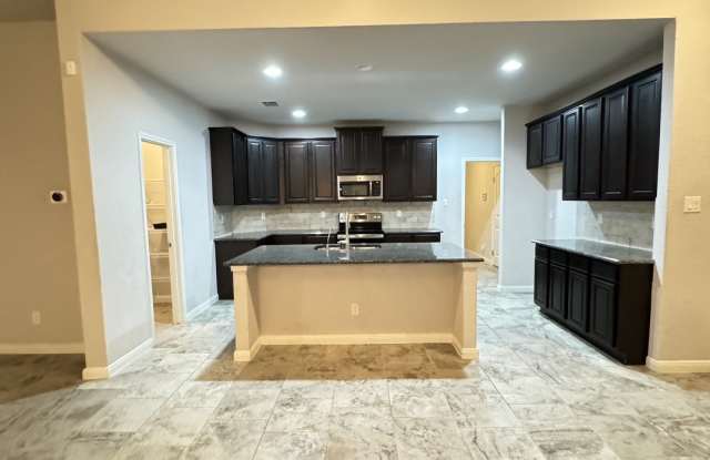 4576 SCOTS ELM Gallery 2
