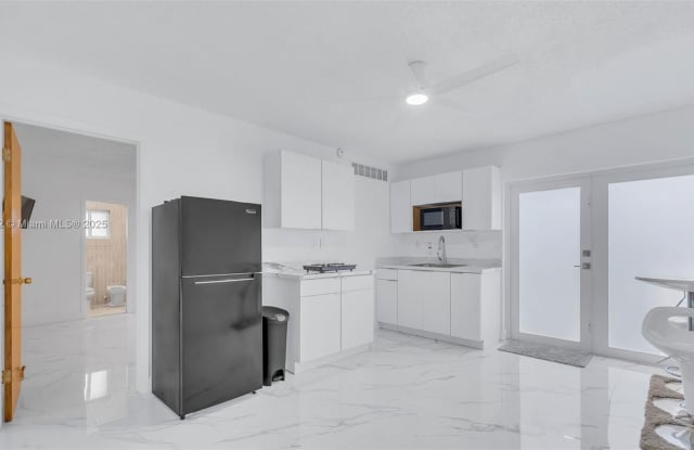 3333 SW 1st St photos photos
