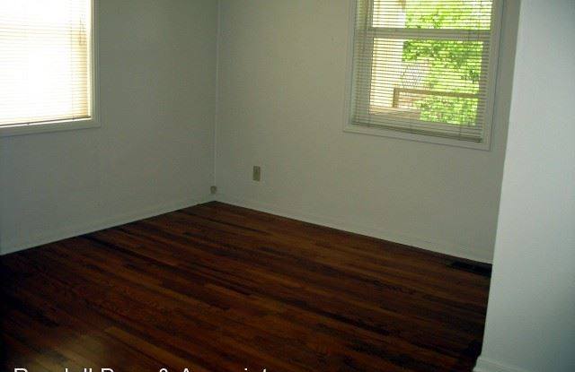 8502 37th Avenue SW Gallery 3