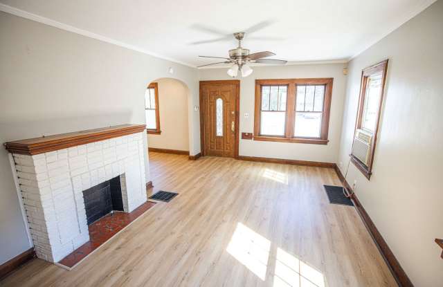Beautifully Remodeled Three Bedroom Home Available For Rent! photos photos Beautifully Remodeled Three Bedroom Home Available For Rent! photos photos