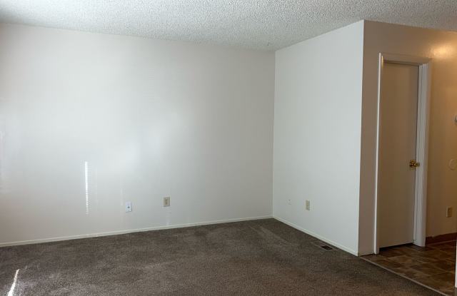 ONLY $1,395 PER MONTH FOR THIS SPACIOUS 3 BEDROOM, 1.5 BATHROOM UNIT LOCATED IN FALLON photos photos