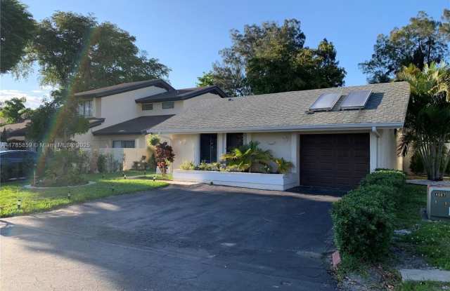 8271 SW 39th Ct photos photos