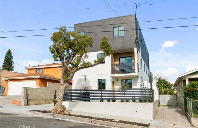 3223 Lanfranco Street photos photos