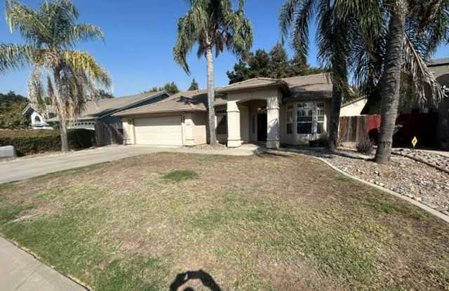 Beautiful 3 Bedroom 2 Bathroom Home In SE Visalia! Gallery 1