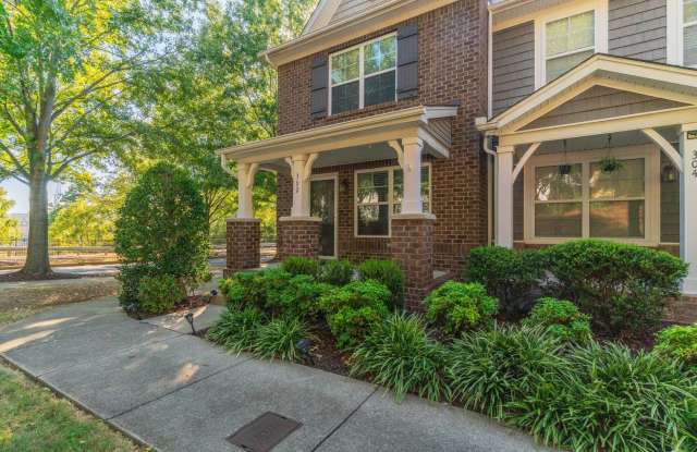 Hermitage Townhome in Villages of Riverwood community. 2BR 2.5BA one car garage, small dog ok, fenced yard, community pool and fitness center Gallery 4