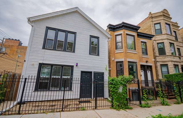 1618 N Rockwell Street Gallery 1