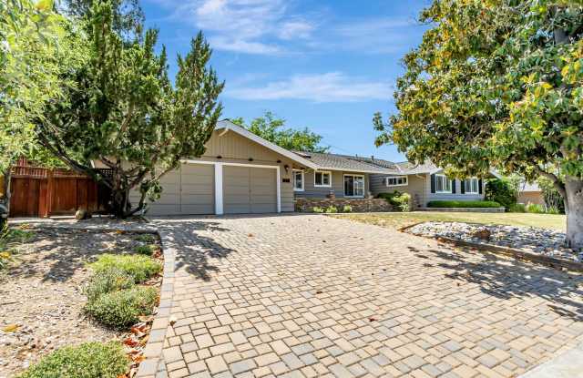 Beautiful 4 Bedroom Home on Almaden Country Club Golf Course photos photos