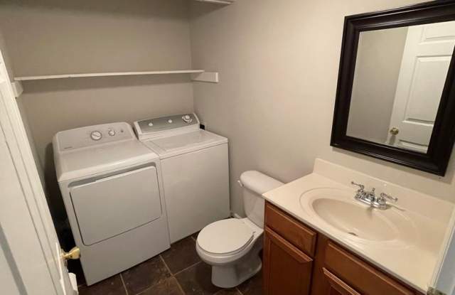 End Unit Townhome in Elizabeth/Plaza Midwood Area! ***50% discount for the first full month with a 13 month lease*** photos photos