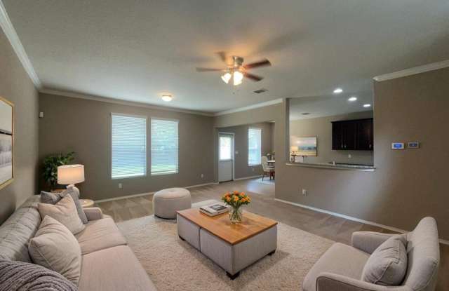 11838 Twin Oaks Path Gallery 2