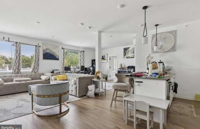 22 E RITTENHOUSE Street photos photos