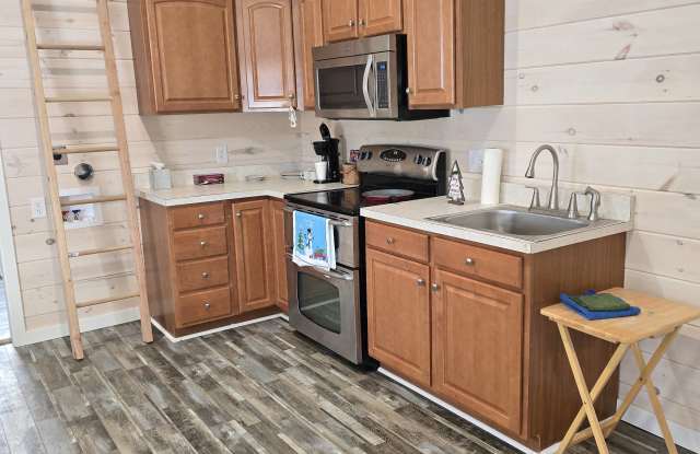 10 6th Ave - 10 6th Avenue, McClure, PA 17841