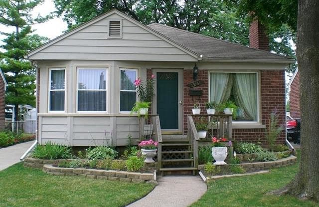 13161 SYCAMORE Street - 13161 Sycamore Street, Southgate, MI 48195