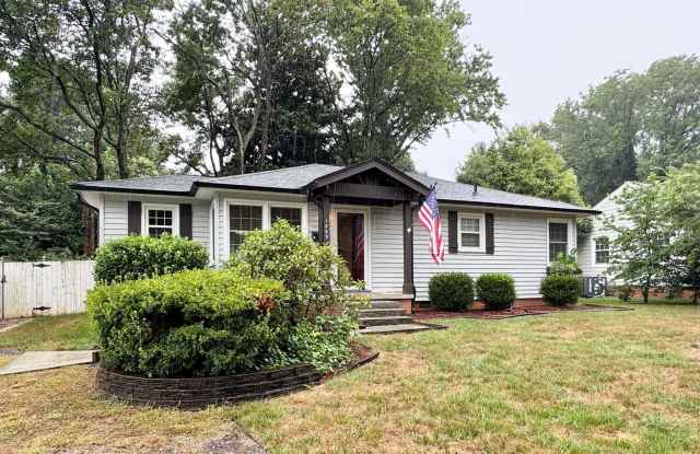 Updated 3 Bedroom In Guilford Hills with an Office - Lawncare Included! photos photos
