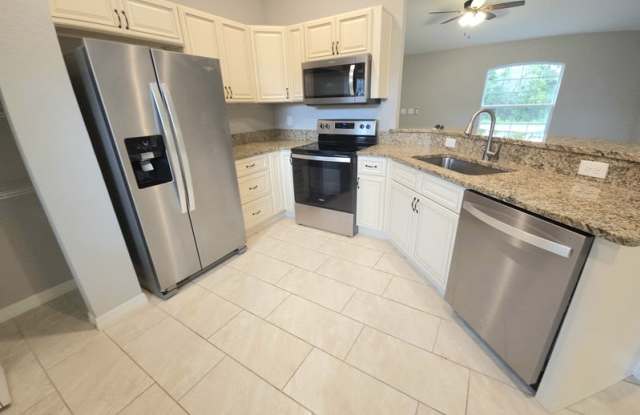 16585 SW 31st Cir Gallery 3