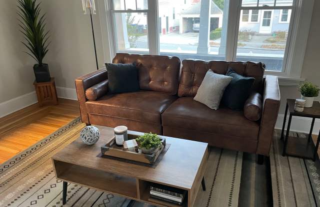 124 Tyndall Avenue Gallery 4