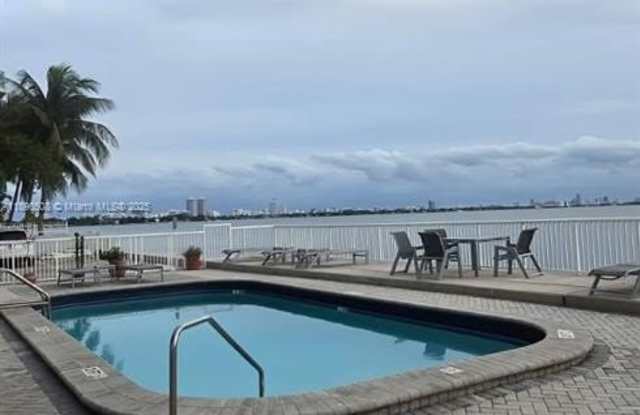 2016 Bay Dr photos photos