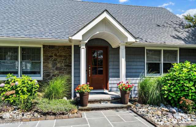 1204 Holly Place Gallery 2