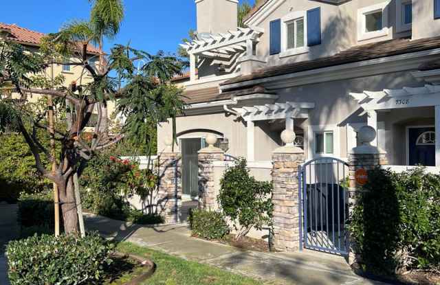 3 bedroom 2-1/2 bath townhome close to beach - 7302 Bret Court, Huntington Beach, CA 92648