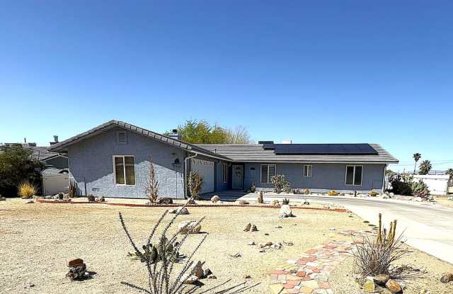 Large 3 Bedroom, 3 Bathroom Home with Solar photos photos