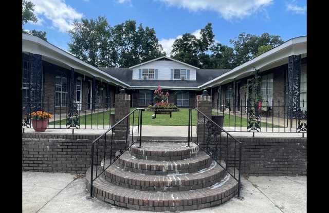 405 19th Street East photos photos