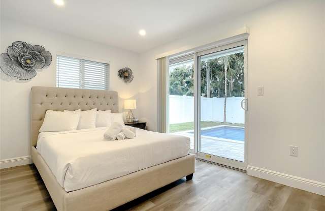 2100 NE 45th Street unit: 1 photos photos