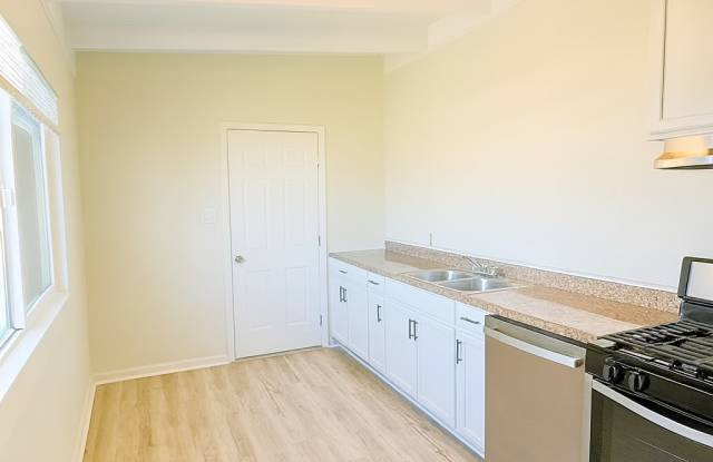 1443 S School St - 1443 South School Street, Lodi, CA 95240