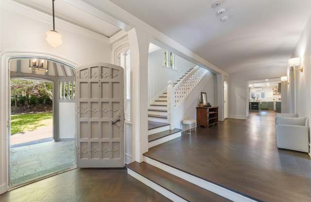 20 Beech Lane Gallery 4