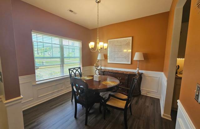 Charming 2 Story Home located inside City Limits of Sanford- Close to Shopping/Retailers. Gallery 4